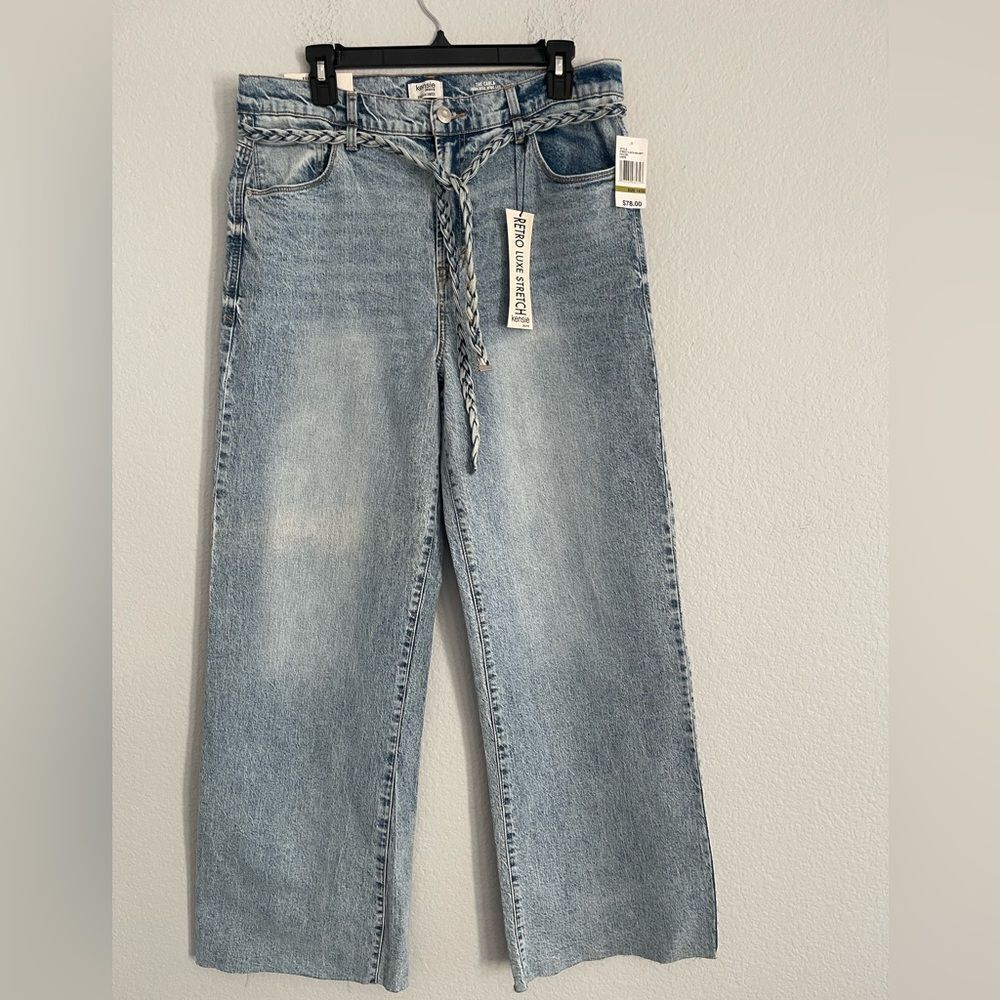 Kensie Light Blue Flare Jeans Retro Luxe Stretch
Color: Stone Wash Size: 14/32 - Picture 2 of 13